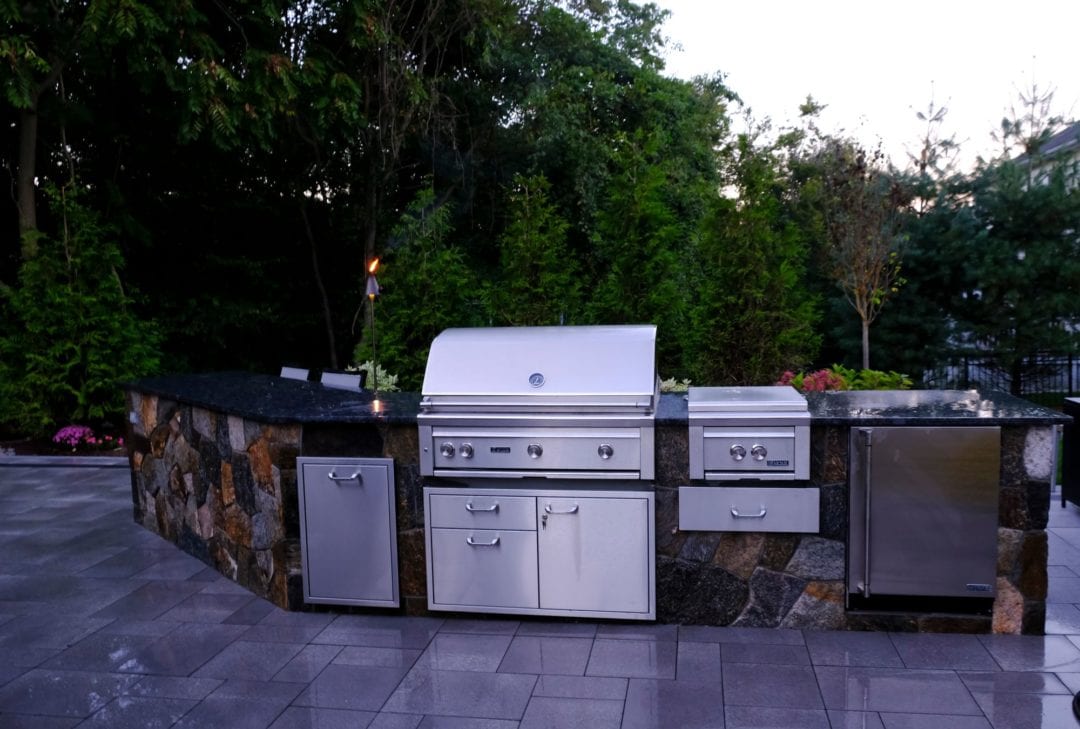 Outdoor Kitchen